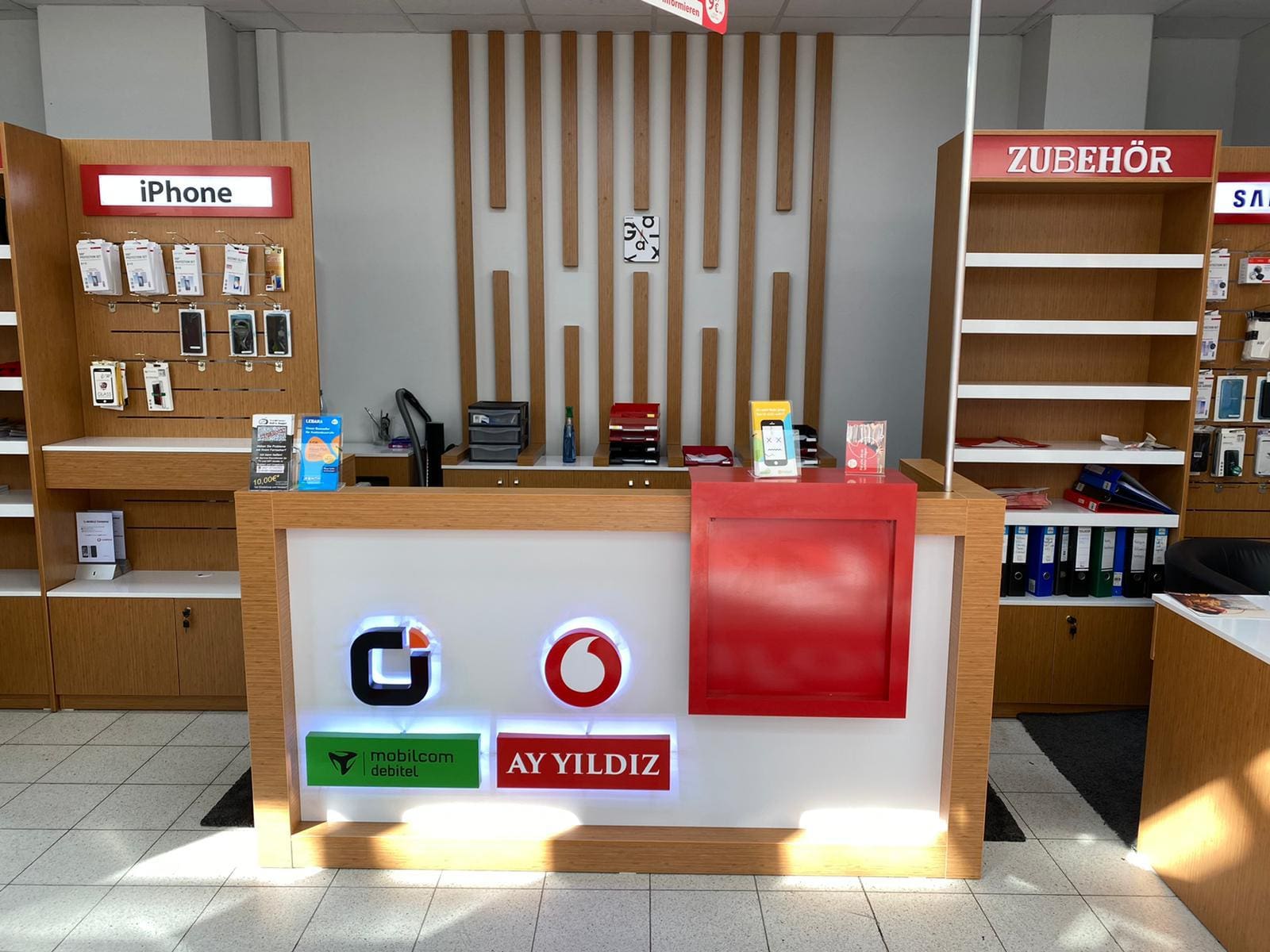 ladenbau-handyladen-mobile-company (1)